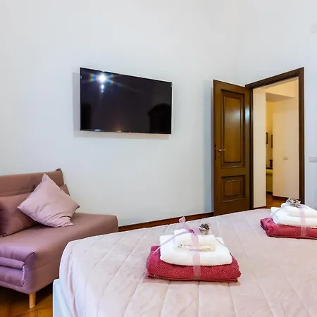 E Il Pittore * Рим