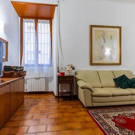 E Il Pittore * Рим