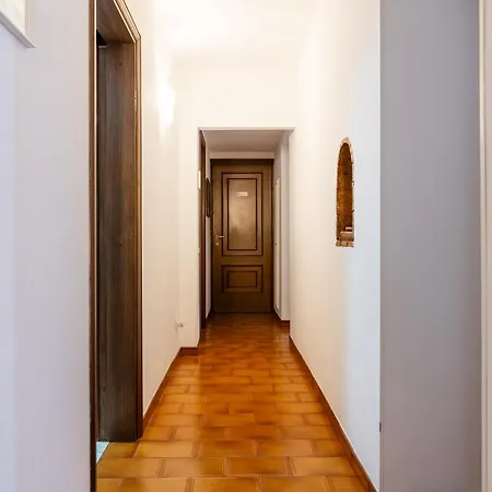 E Il Pittore アパート *