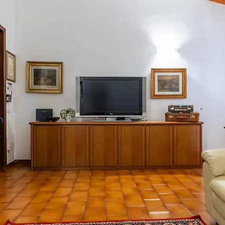 E Il Pittore Apartment